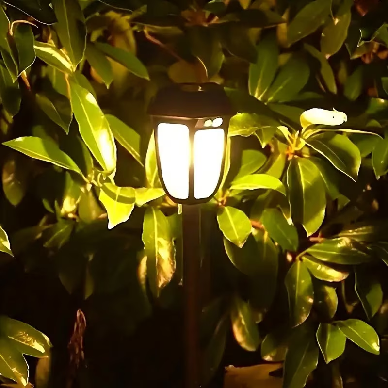 Solarna LED lampa s senzorom pokreta